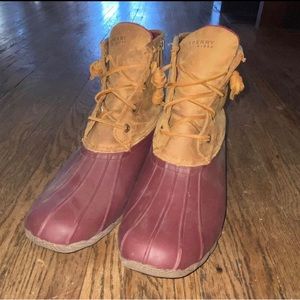 Sperry leather berry duck boots